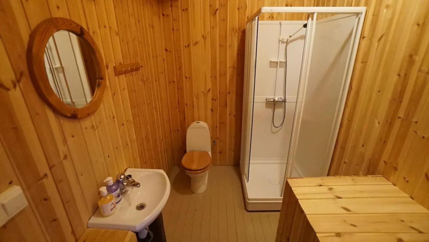 Real Fisherman'S Cabins In Ballstad, Lofoten Room photo